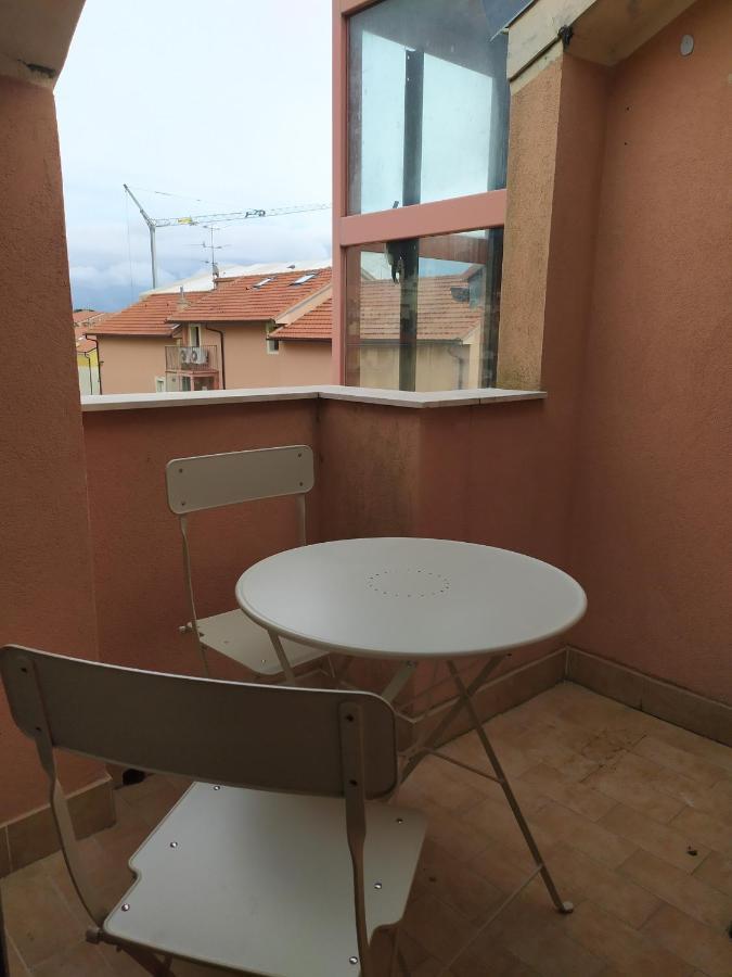 La Mansarda Della Luna Pietra Ligure Εξωτερικό φωτογραφία